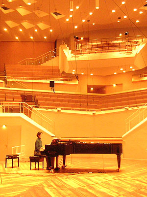 Mount Blanc, for piano and sound projection, 2002
